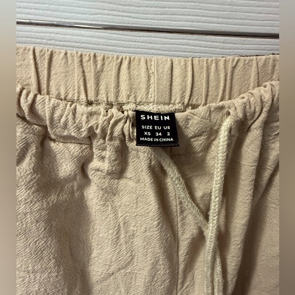 2 Textured SHEIN Pants with Drawstring Waistband - Size XS Pants - Used once - Picture 4 of 10